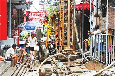 �廪�������д��˿ڱ�����ˮ�ľ������ʮ����ͼ��