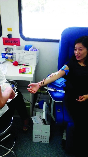 60���Ϻ�����������Ѫ����è������ЯѪ�װ���