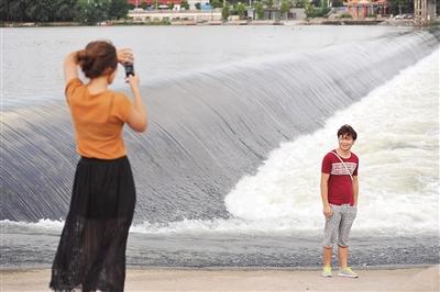 �����ں�����Ȫ��Σ�մ�����ˮ��߹�ͷ����ͼ��