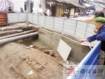 �����ڳ�����ʯ����ϵ������Ա���⹤���ڳ���ͼ��