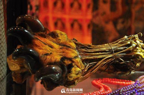 商贩珠宝节卖虎爪 每只2万引争议(图)