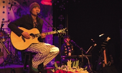 ֣�ݡ�׼Ů����д�質֣��һ��ת����2000��