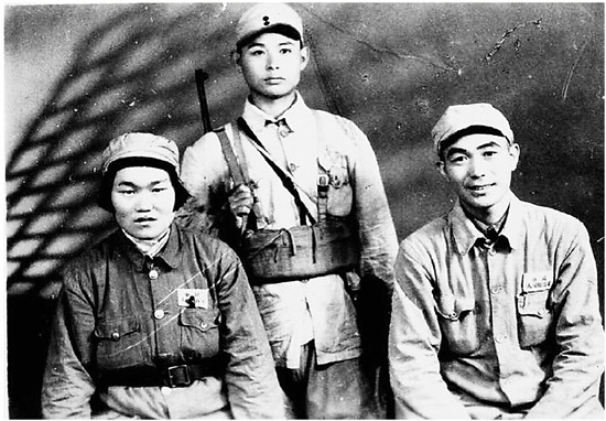 老红军国家公祭日前离世骨灰里找出6块弹片(图)