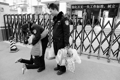 ��ĸΪ��������������8��Ů��������ĸ����Ů��