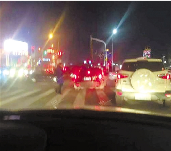 ����˽�ҳ����Ȼ����õ����崳��ƻ����ѵ���