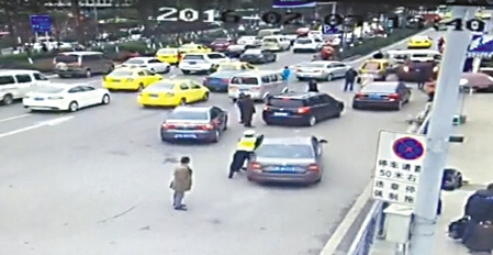 �Ƿ���Ӫ���ơ��ڳ����������н�Ѳ������Զ��ͼ��