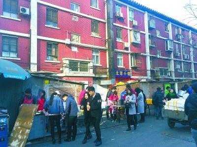 北京CBD一小区违建房开墙打洞居民苦不堪言(图)