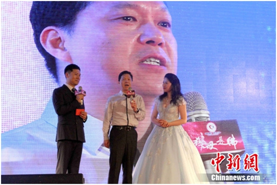 慈母是佛 母亲节爱心诗会举行 歌颂母亲奉献精