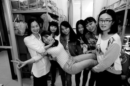 陕西“学霸宿舍”走红同宿舍7位女孩全考上研究生