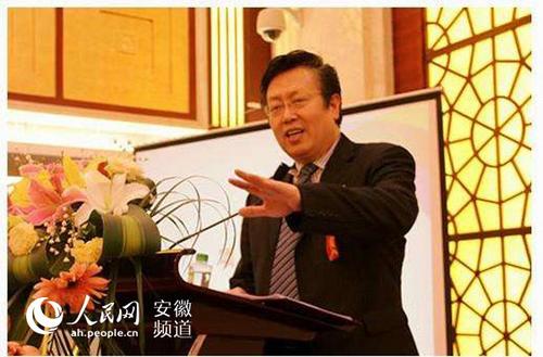 ����һ����������Ա�Ѻ�ڼ�ͻ������Ѫ������ͼ��