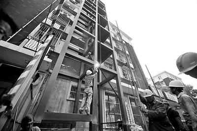 �Ͼ�С��������ݽ�����������������ʱ������Ե�