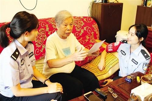 һ����ˮ����Ƭ���ҵ��������״�Ů������������