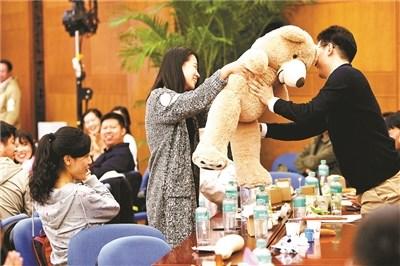 靠谱相亲平台新招多:家长联名信请出团团当红娘