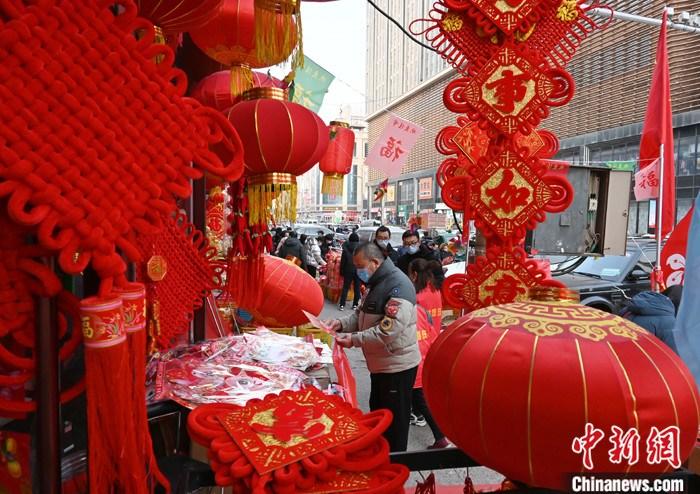 石家庄：市民疫情之下迎春忙