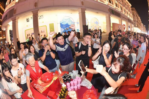 (寻味中华丨节令)闽南中秋博饼热 爱拼敢赢寄乡情
