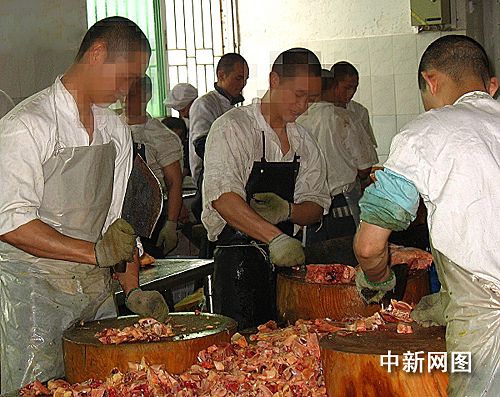 广东韶关监狱文明执法 高墙囚子欢度新春(图)