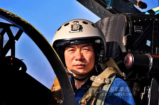 组图南京军区空军新型战机星空夜战7