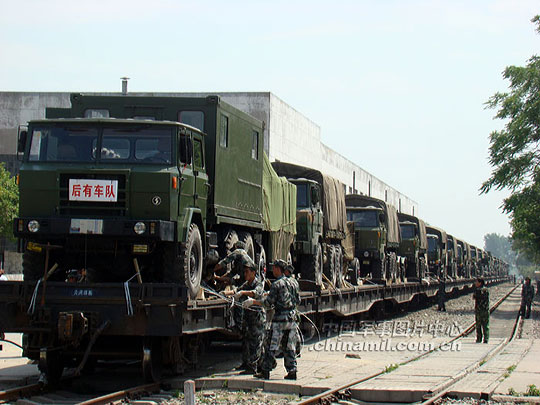 图兰州军区空军高炮某团远程机动实弹射击6