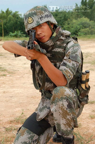 图:解放军全套新款单兵装备亮相(5)