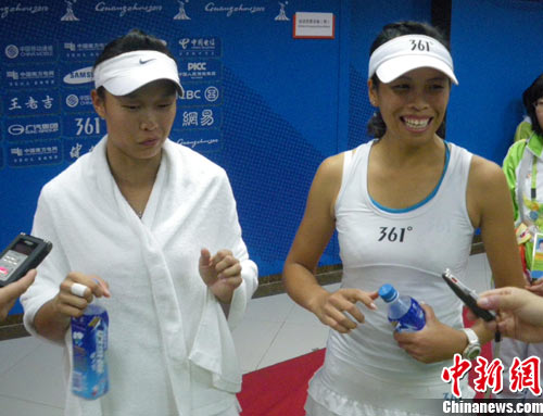 决赛;而中华台北另外一对组合张凯贞,谢淑薇在稍晚进行的"海峡德比"