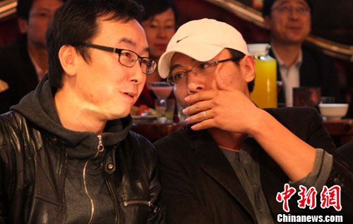 图:陆川,刘烨出席某文化公司揭牌仪式