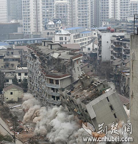 图:武汉精武路片拆迁第一爆圆满完成(4)