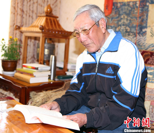 归国藏胞夏果堪珠益西班典