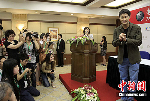 ̩������PONG�����Ϻ�