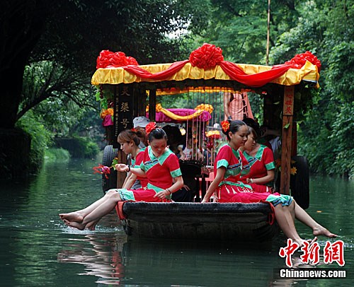 ���������׷۽ڿ�Ļ����Ѳ��ǧ��������2��