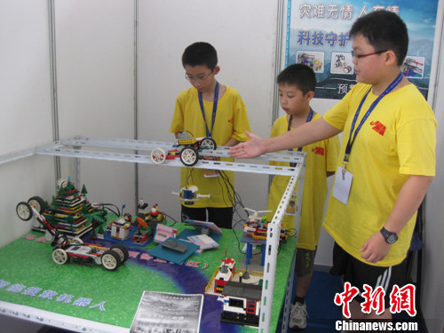 中国青少年机器人创意比赛作品云集郑州