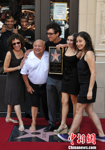 ���ᡤ�¡�ά�л�������֮�ǣ�2��