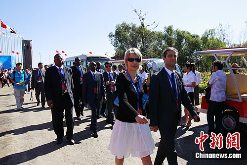 �й������������������ʵ�����Ʒ����չ��Ļ��2��