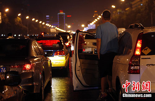 �±���·�ϡ����С����½�ͨӵ��