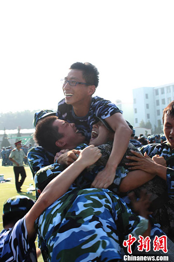 ��ѧ��һ��5000������������������չѵ����2��