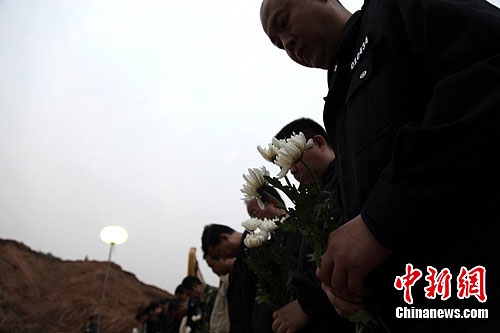 ����ɽ�廬���ֺ��ѾȽ�����Ԯ���ֳ�Ĭ��