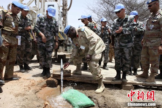 �й�ά�͵�Աͻ���ӿ�̽��ˮ���յ�����һ��