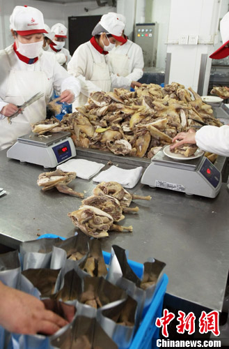 老字号熟食企业加紧生产保供应