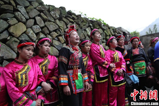 上万名畲族民众福建福鼎"会亲"(2)