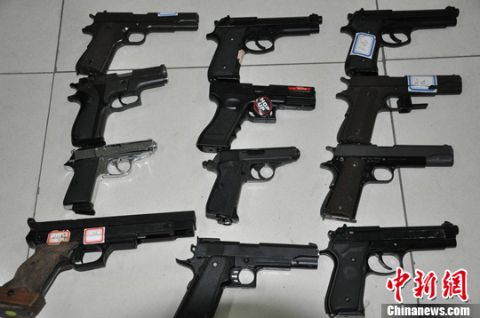 网店借卖狗粮之名销售枪弹 数量可武装"加强连"(2)