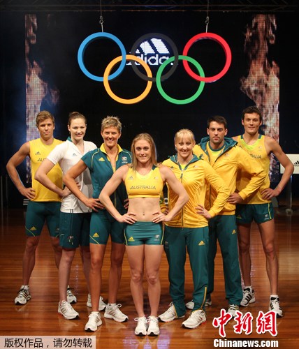 在悉尼奥林匹克公园举行2012年伦敦奥运会澳大利亚代表团服装发布仪式