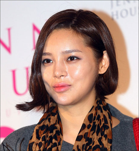 朴诗妍出席活动干练短发抢眼 崔贞允婚后爆肥显臃肿(3)