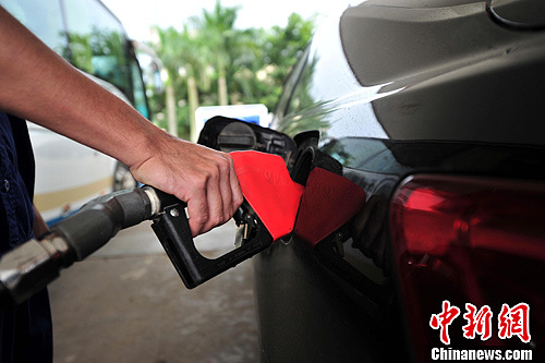 �й����ڳ�Ʒ�ͼ۸�16����ʱ���µ���4��