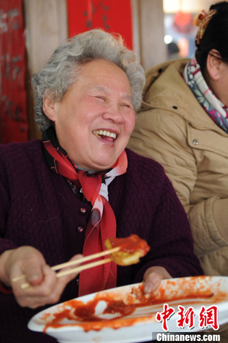 安徽百家宴上倡导"光盘行动"