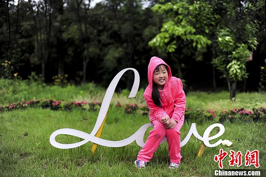 清明再访"总理让路女孩"——宋馨懿(2)