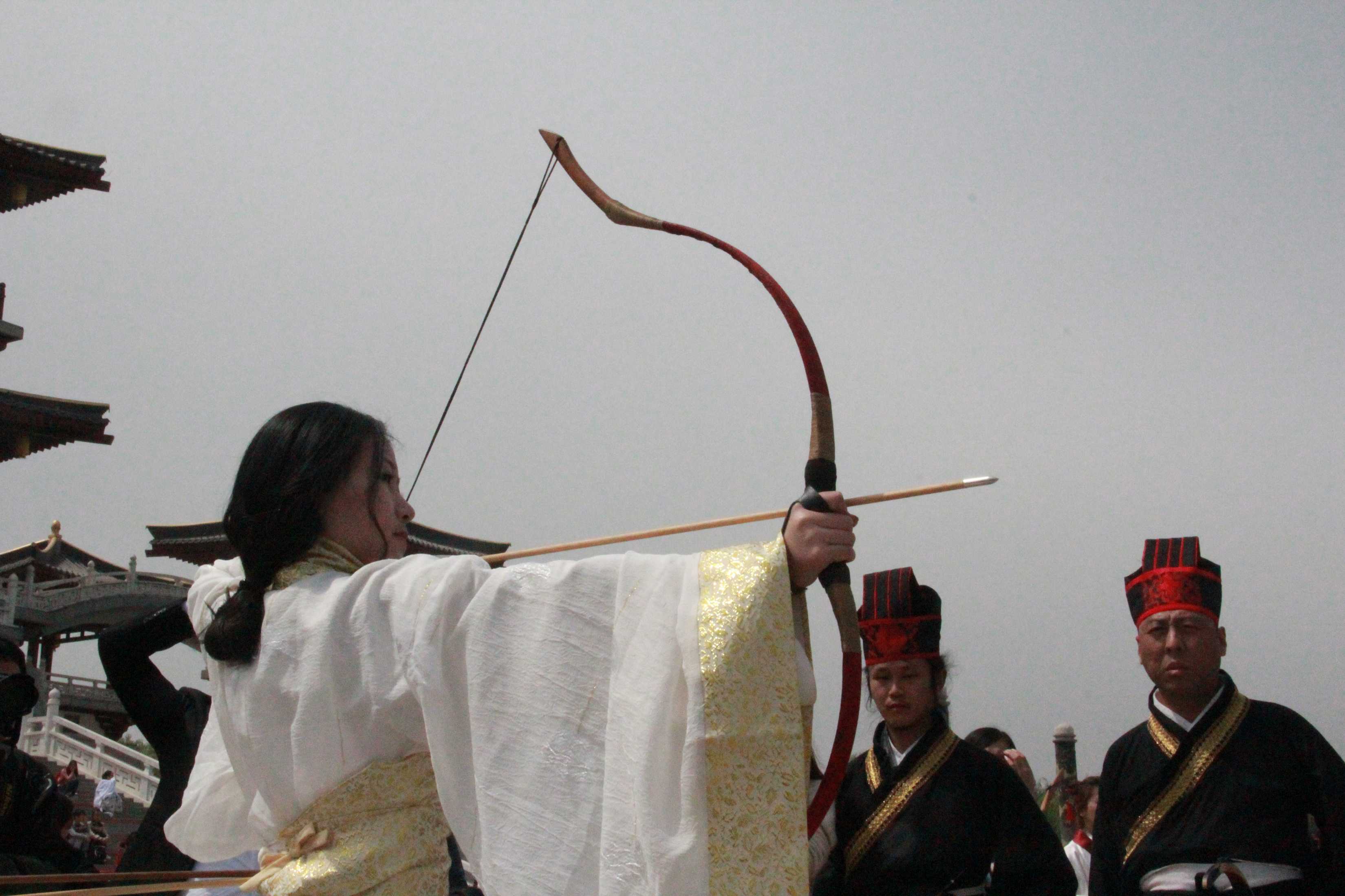 "上巳节"盛况再现西安 近千少女共行"成人礼"(6)