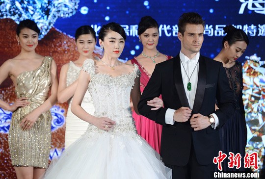 ����Ө��˸���鱦�������ౣ��2013����������