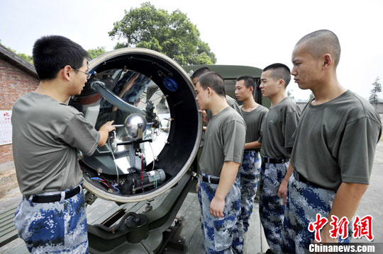 空军成都通信训练基地举行通信学兵业务技能比武