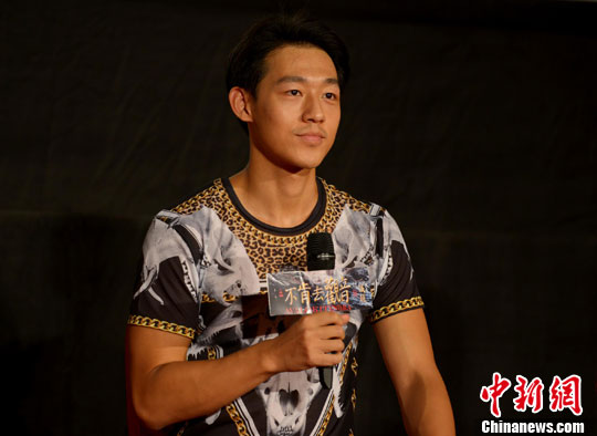 剧中饰演海生的演员王增奇.李一芳 摄