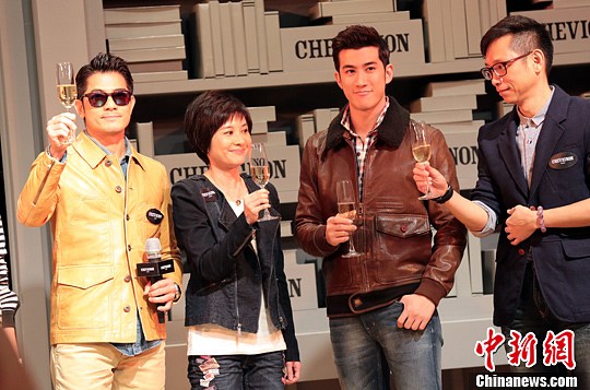 郭富城,李治廷穿皮衣"秀"法式浪漫和复古时装