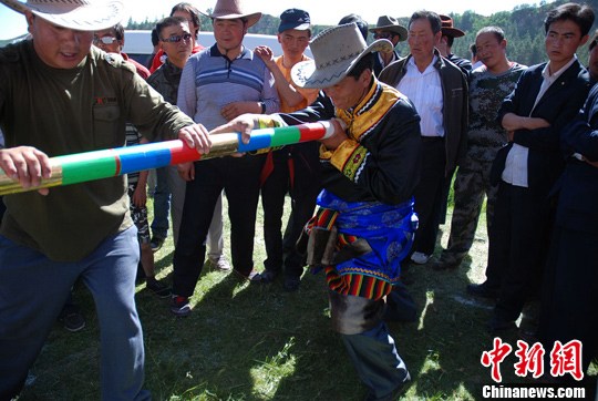 甘肃裕固族传统体育文化方兴未艾(2)